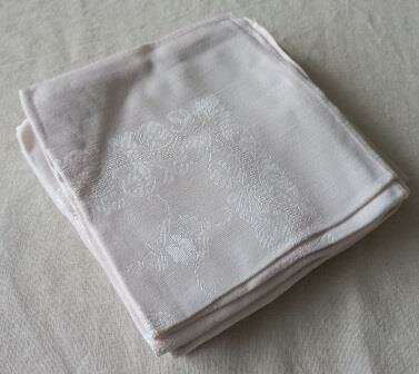 Set 7 oude vintage brocante lichtroze pastel stoffen servetten pale pink fabric napkins