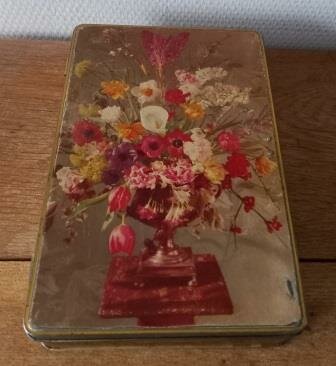 Groot oud vintage brocante blik vaas bloemenboeket Jacques superchocolat tin flower vase
