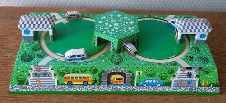 Oude vintage brocante blikken speelgoed autoweg treinbaan opwindsleuteltje tin toys cars trainway 3