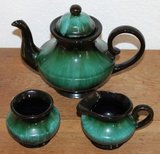 Oud vintage brocante koffie-/theeservies van groen zwart keramiek_